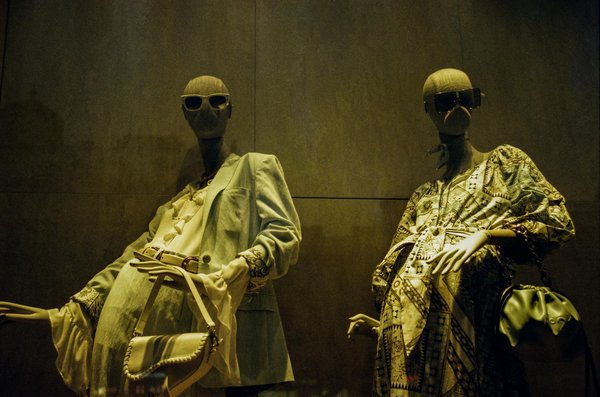 Waarom een oogcrème een onmisbaar deel van jouw schoonheidsroutine is?